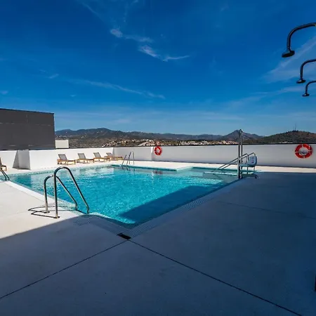 Skyline 3 Pool & Pk Free Holiday home