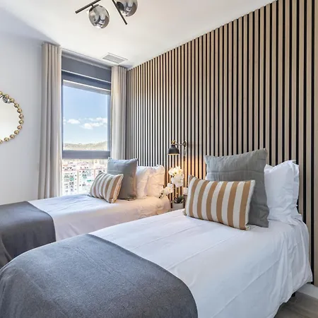 Skyline 3 Pool & Pk Free Holiday home