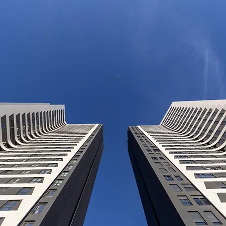 Skyline 3 Pool & Pk Free *
